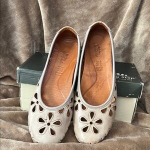 Spring Step Women's Beige Flats